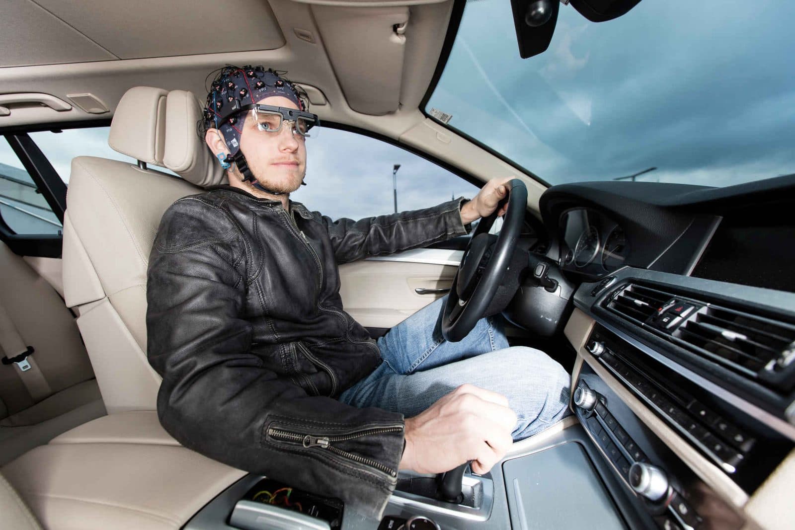 Araç içinde EEG ve göz takibi kaydı