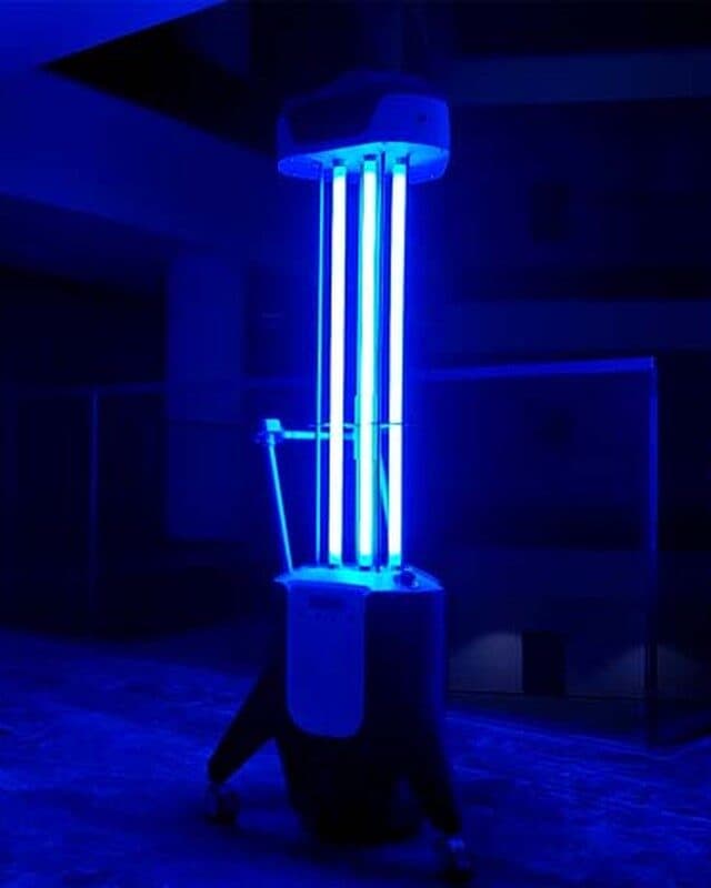 C-Bot UV-C dezenfeksiyon robotu